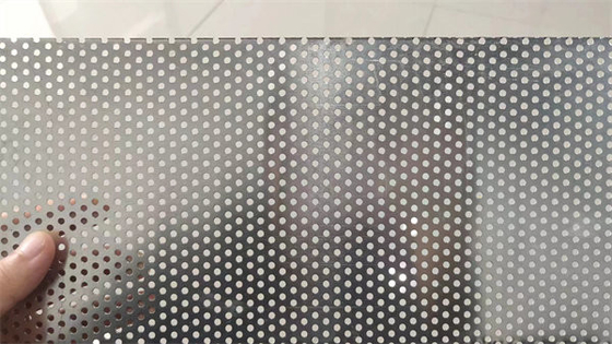 feuille perforée en aluminium AA1060, AA1100, AA3003 de 0.8mm noir et blanc