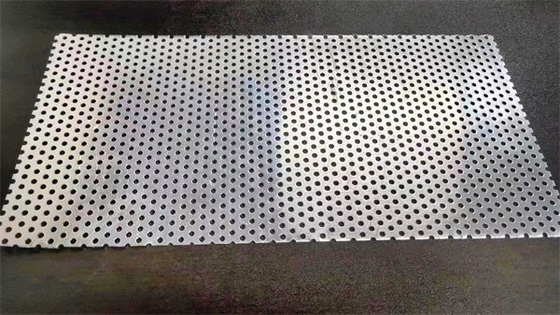 feuille perforée en aluminium AA1060, AA1100, AA3003 de 0.8mm noir et blanc