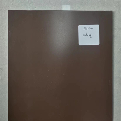 LA COULEUR DE RAL A ENDUIT LA FEUILLE D'UNE PREMIÈRE COUCHE DE PEINTURE EN ALUMINIUM DE BOBINE, AA1060, AA1100, AA3003