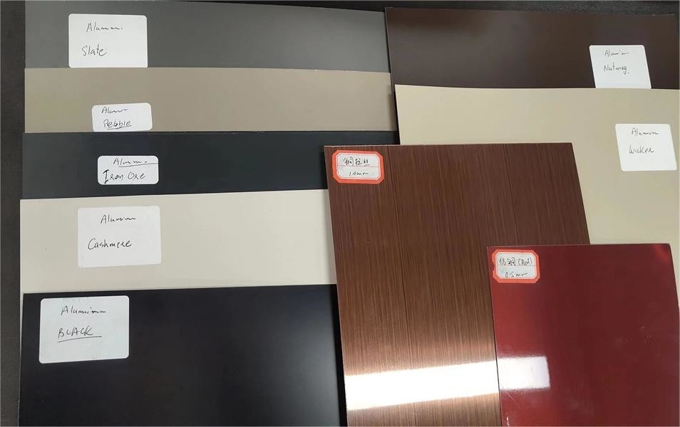 LA COULEUR DE RAL A ENDUIT LA FEUILLE D'UNE PREMIÈRE COUCHE DE PEINTURE EN ALUMINIUM DE BOBINE, AA1060, AA1100, AA3003